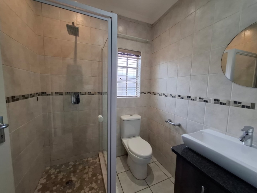 4 Bedroom Property for Sale in Waterkloof East North West